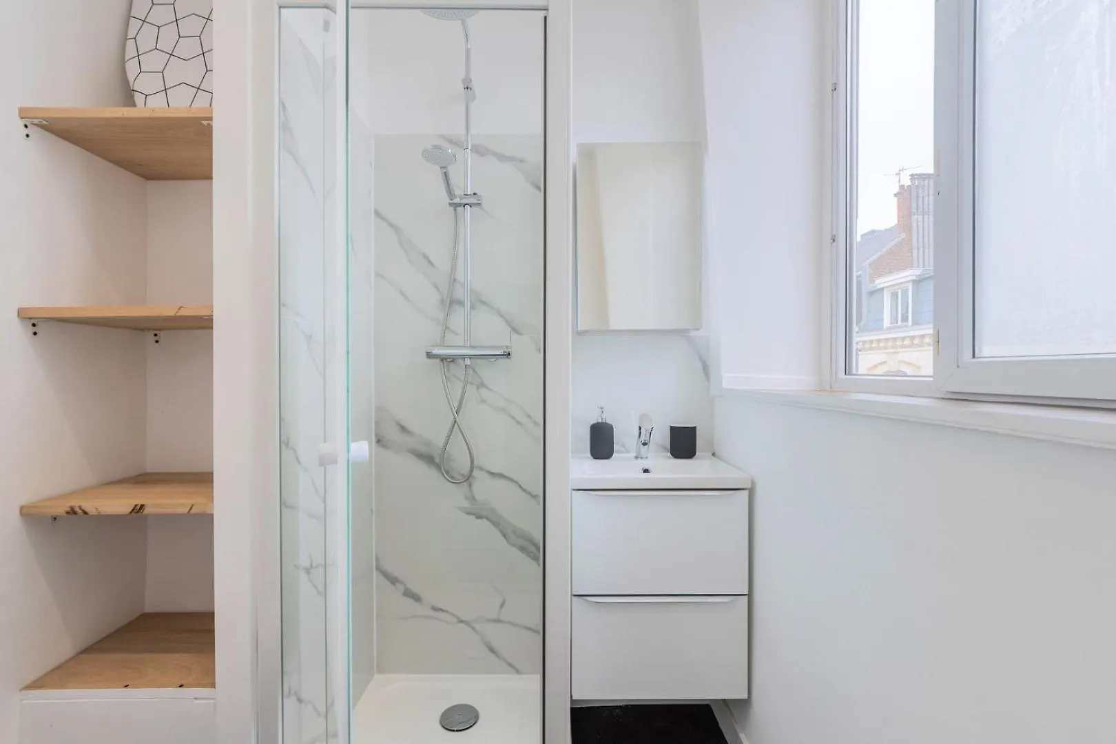 Equipped Studio - Near Train Stations Лилль 0*,  Франция