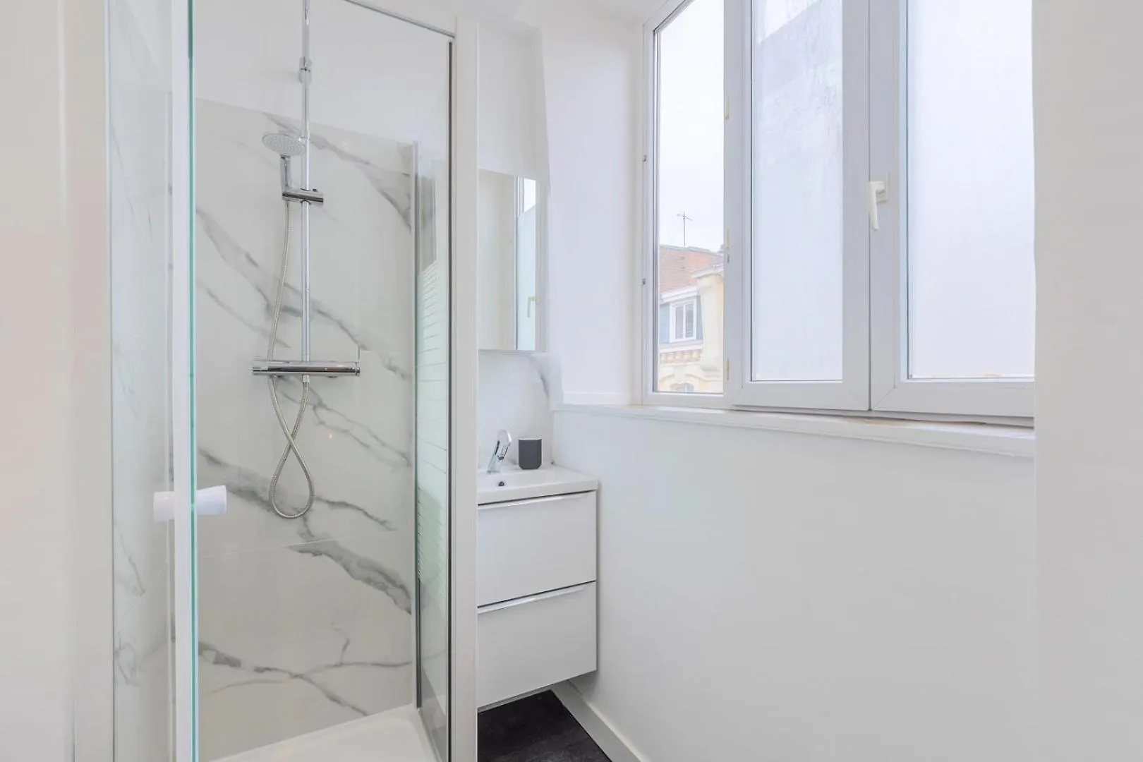Appartement Equipped Studio - Near Train Stations Lille France